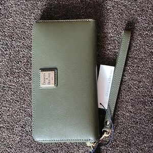 Dooney and Bourke Saffiano zip around wallet NWT- Olive